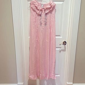 NWT Florissant pink sleeveless long nightgown with embroidery and eyelet trim